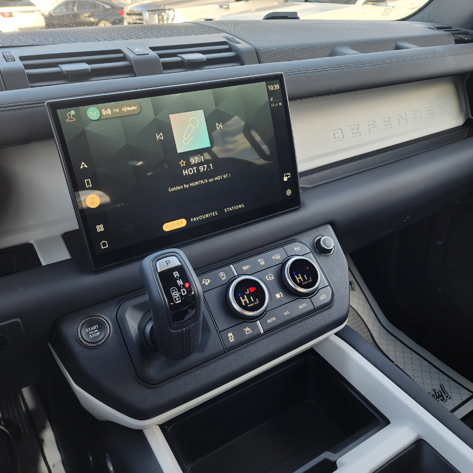 Land Rover Defender 110 P300 S 2025