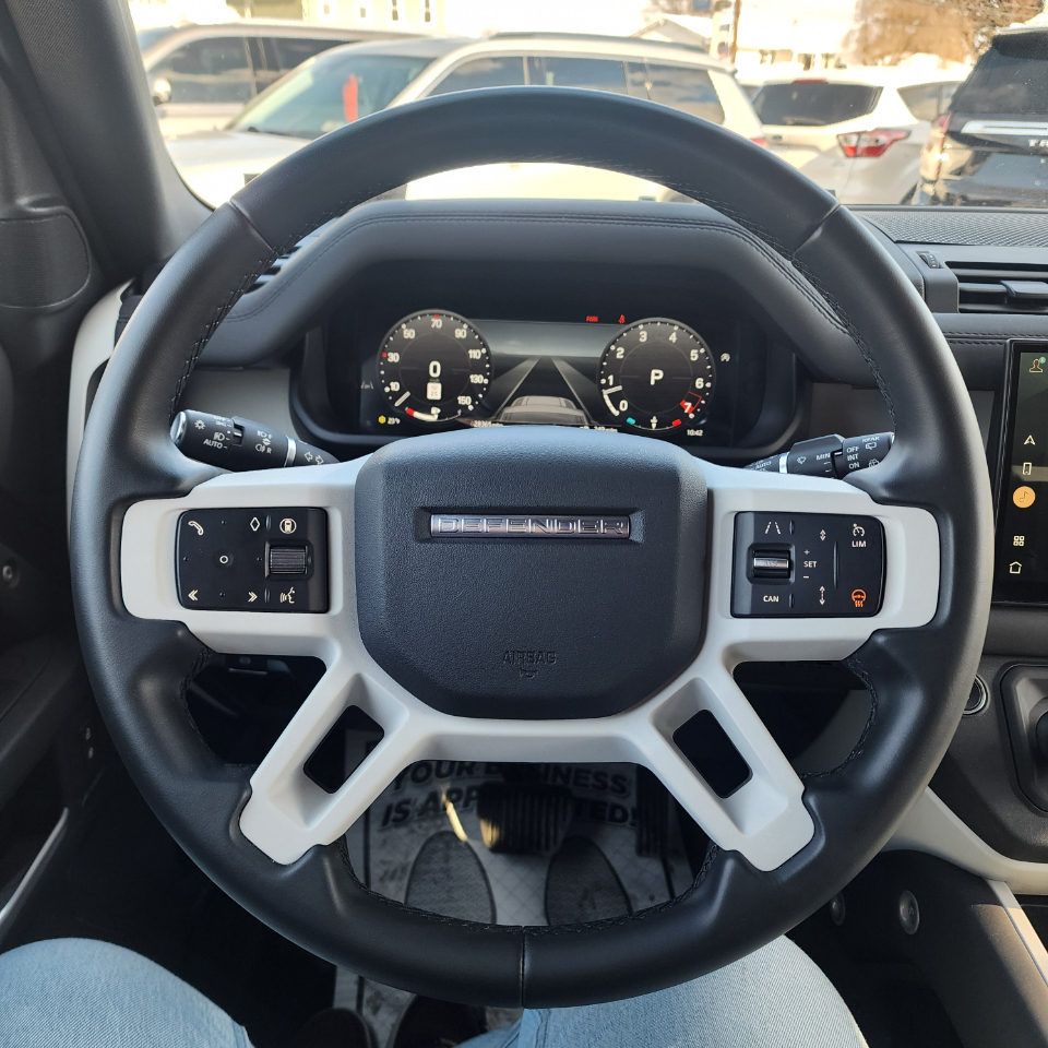 Land Rover Defender 110 P300 S 2025