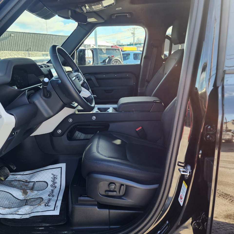 Land Rover Defender 110 P300 S 2025