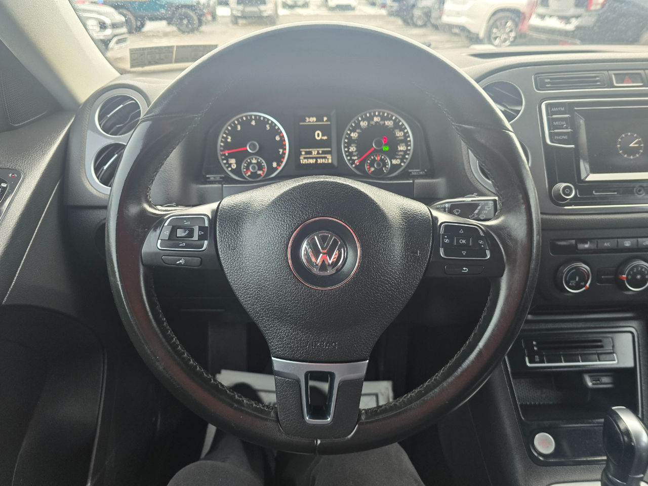 Volkswagen Tiguan 4MOTION 4dr Auto S 2016