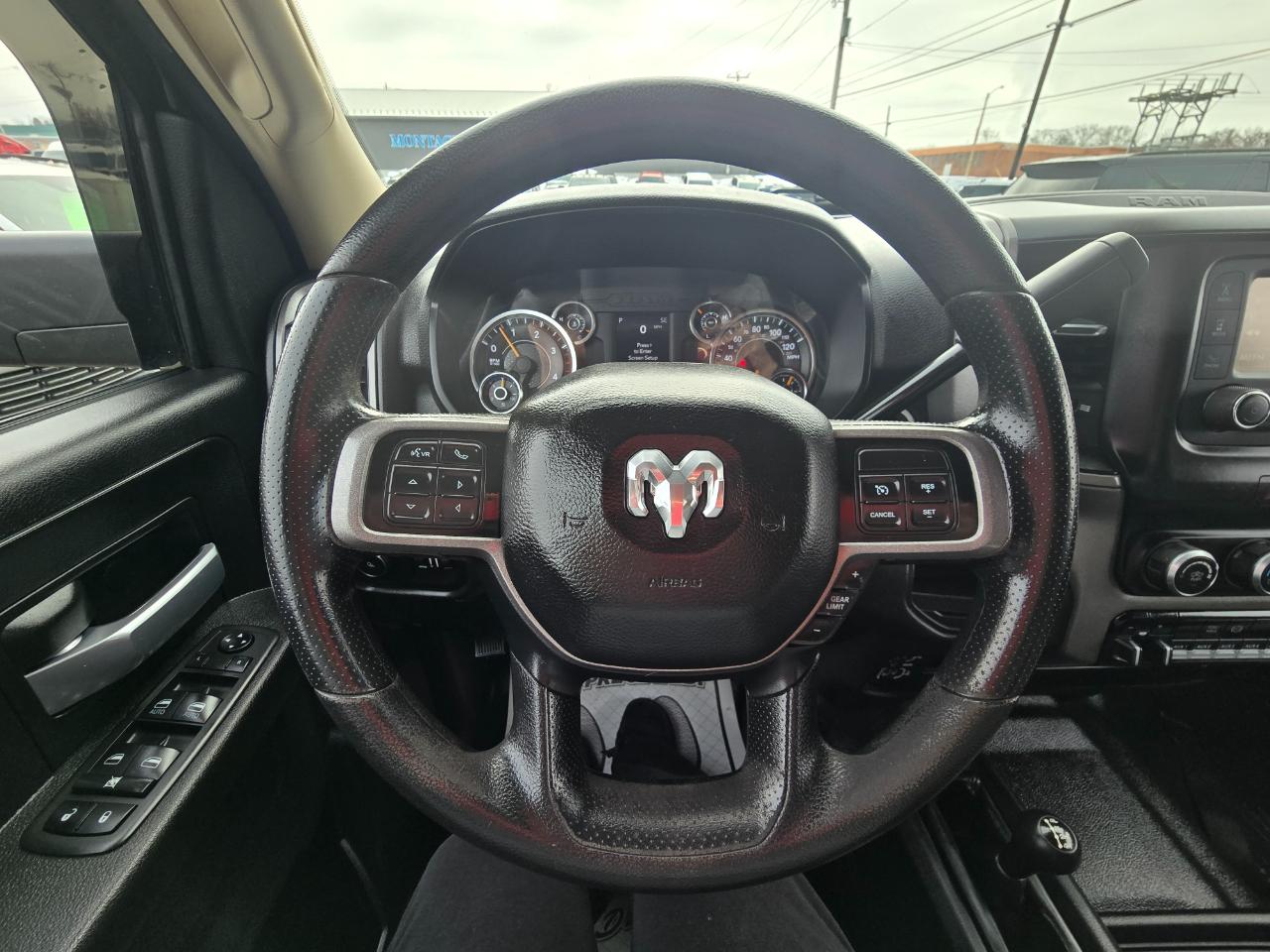 RAM 3500 Tradesman 4x4 Crew Cab 8' Box 2019