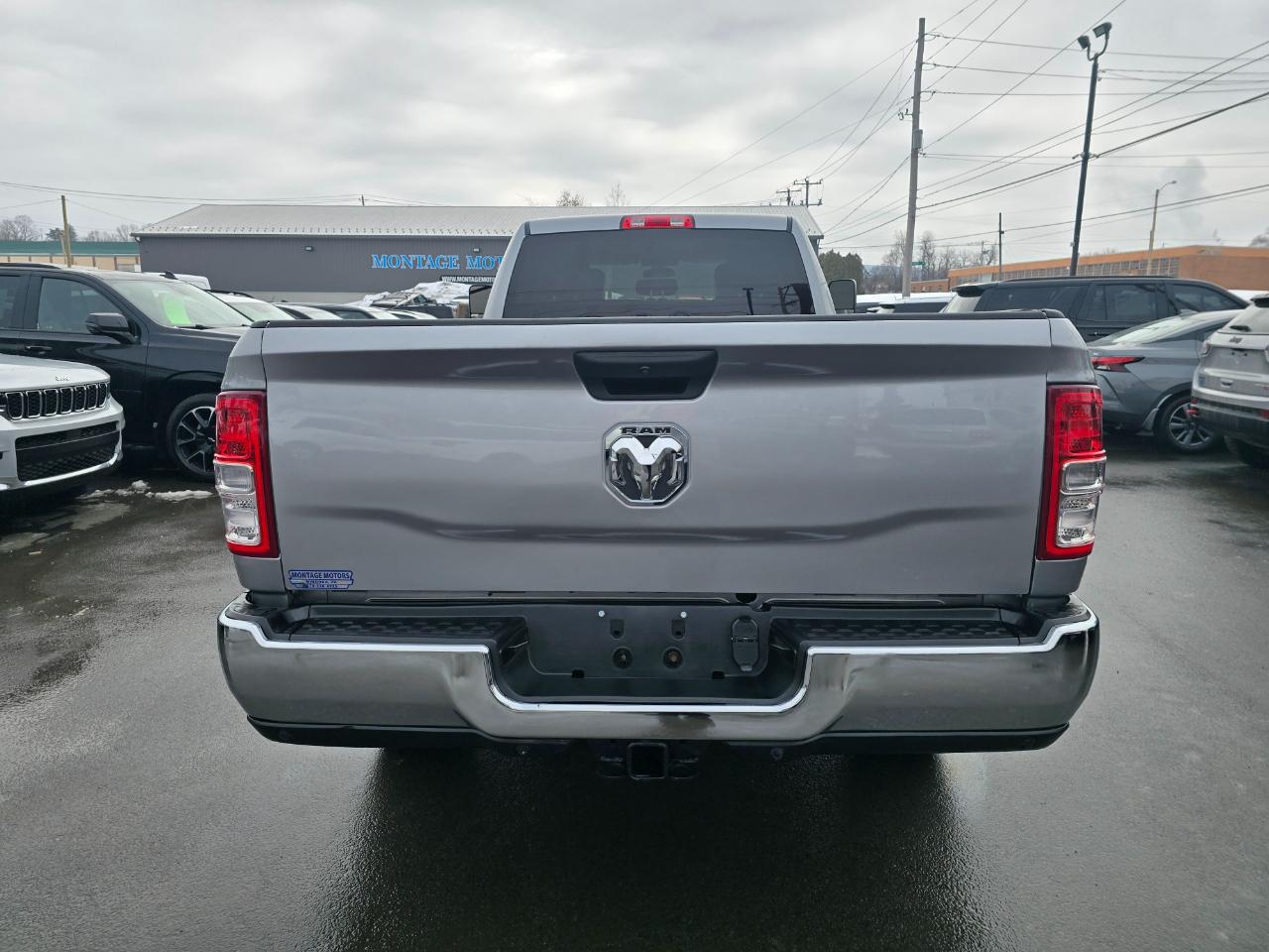 RAM 3500 Tradesman 4x4 Crew Cab 8' Box 2019