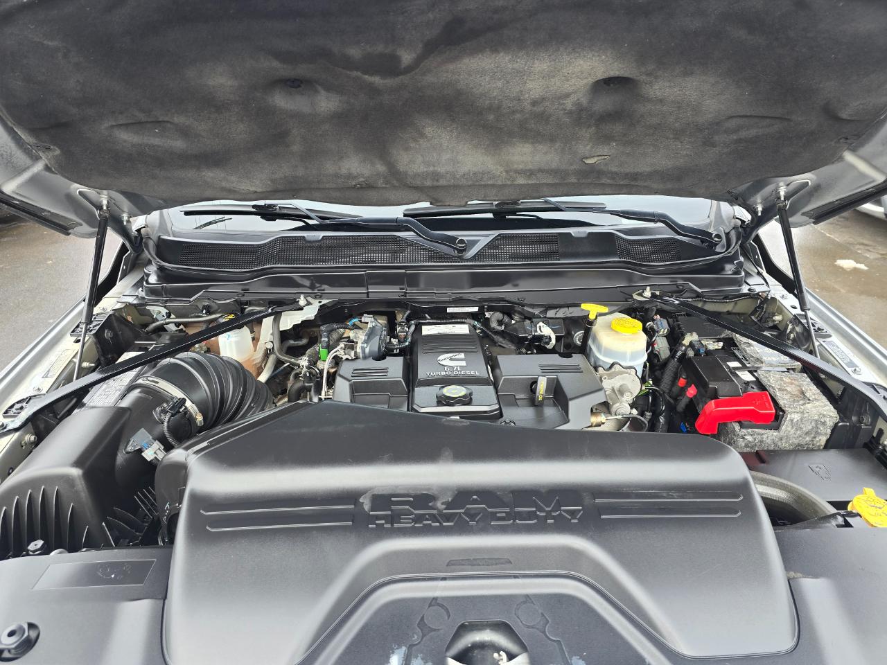 RAM 3500 Tradesman 4x4 Crew Cab 8' Box 2019