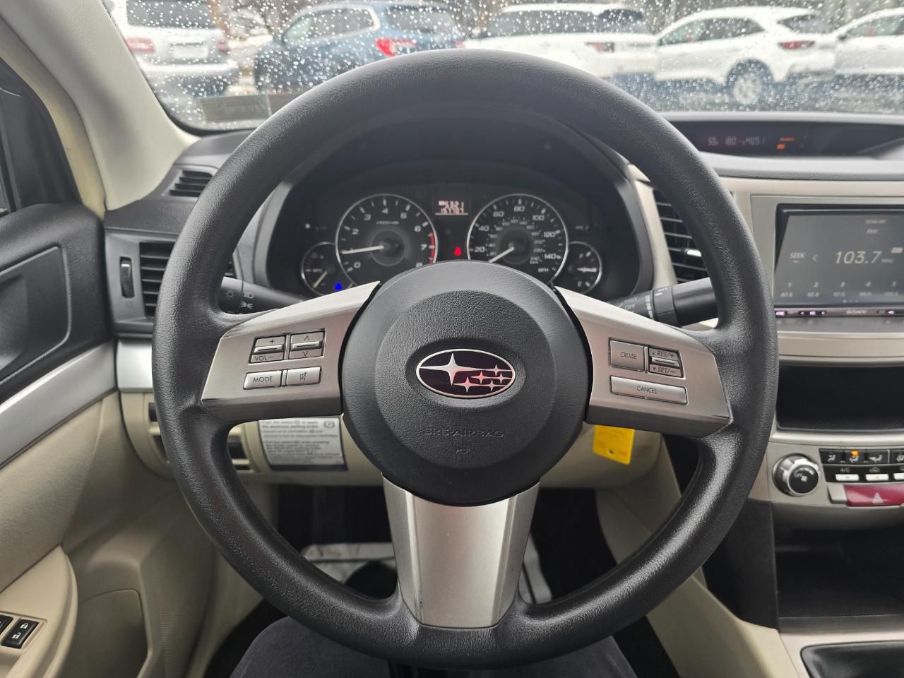 Subaru Legacy 4dr Sdn H4 Man 2.5i 2011