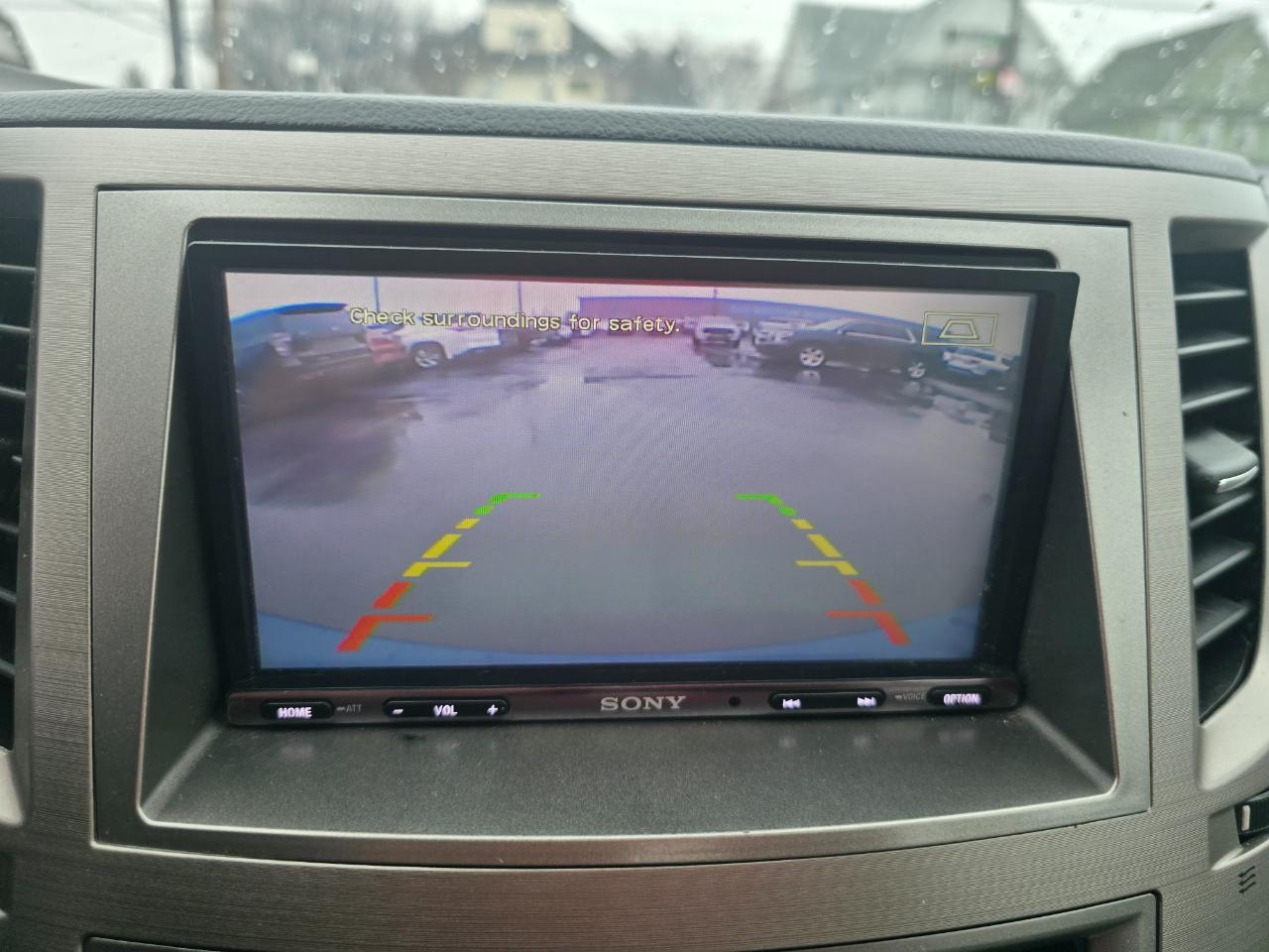 Subaru Legacy 4dr Sdn H4 Man 2.5i 2011