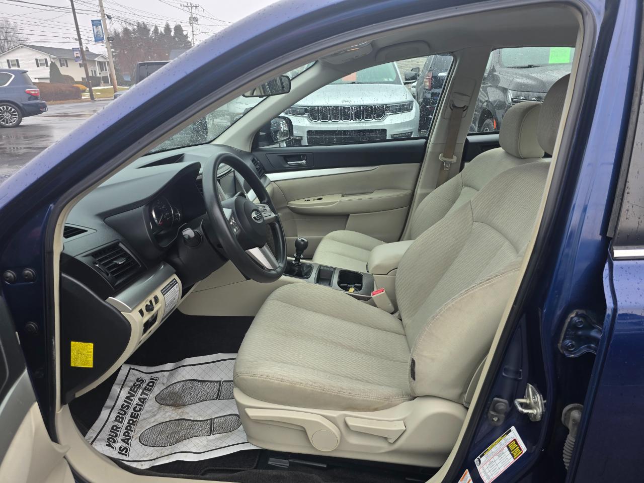 Subaru Legacy 4dr Sdn H4 Man 2.5i 2011