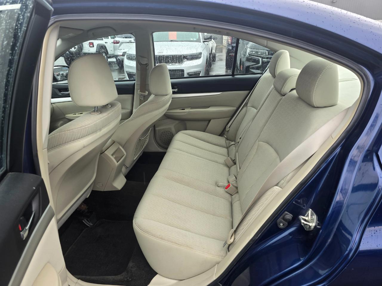 Subaru Legacy 4dr Sdn H4 Man 2.5i 2011