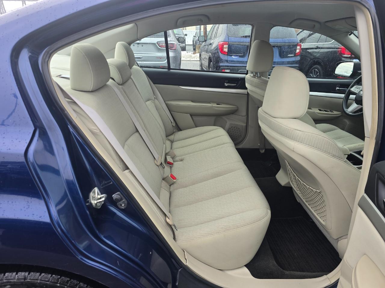 Subaru Legacy 4dr Sdn H4 Man 2.5i 2011