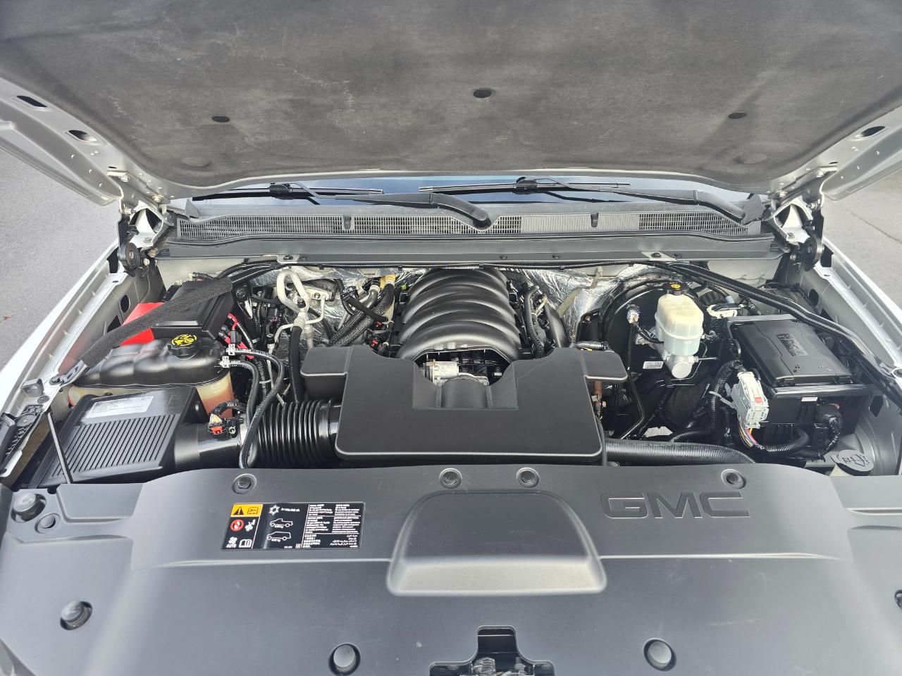 GMC Yukon 4WD 4dr SLE 2016