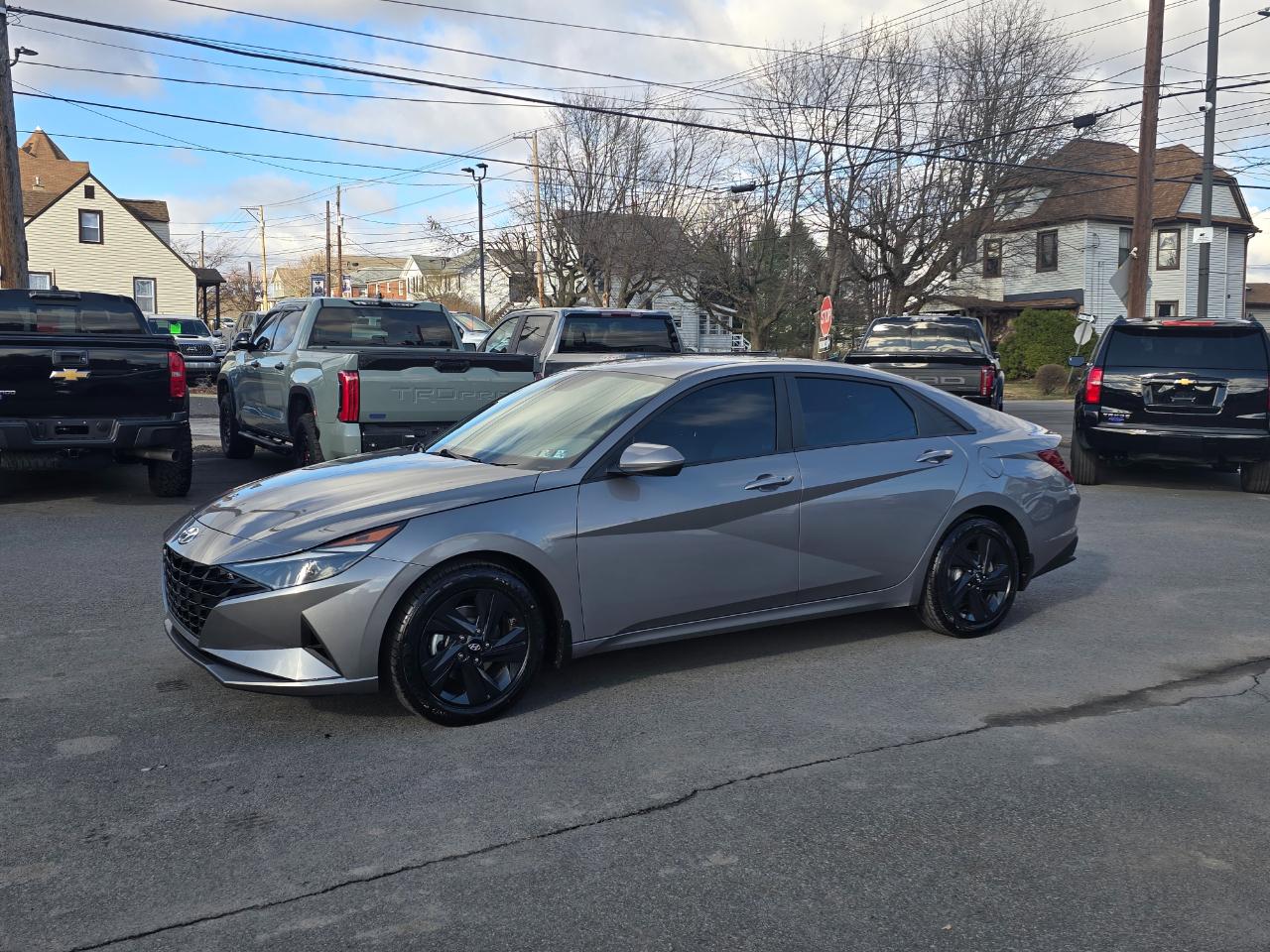 Hyundai Elantra SEL 2022
