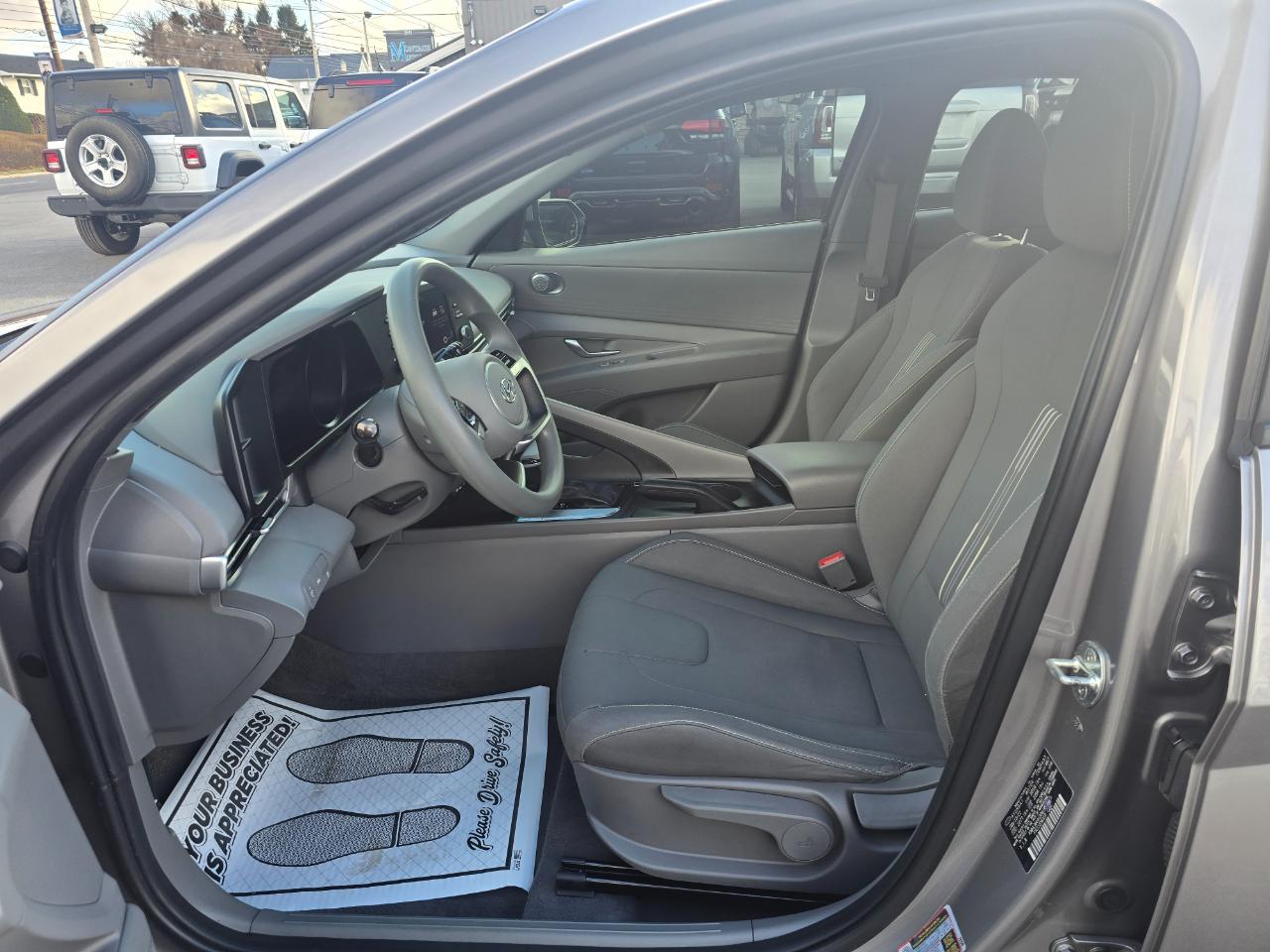 Hyundai Elantra SEL 2022