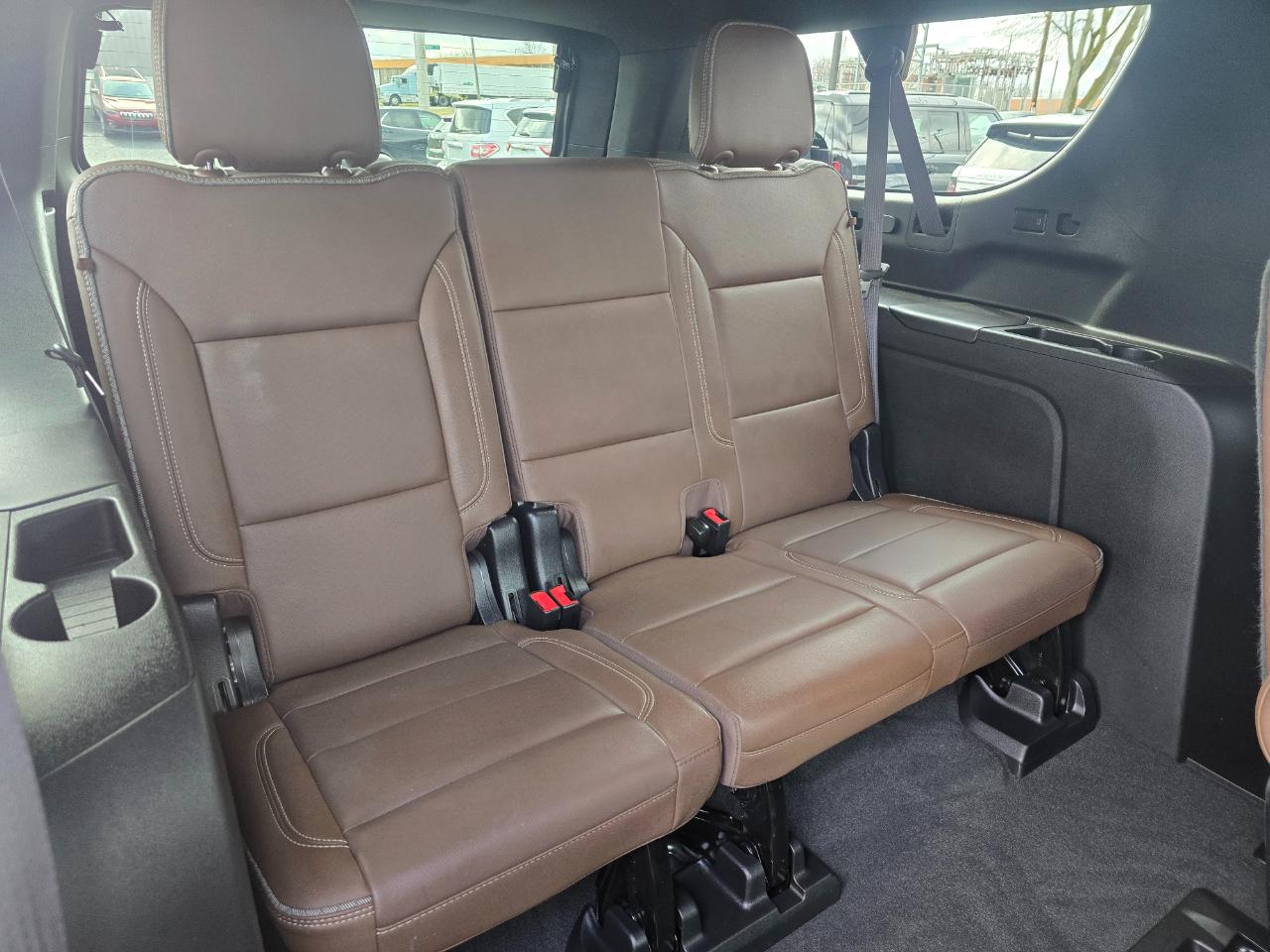 Chevrolet Suburban 4WD 4dr High Country 2022