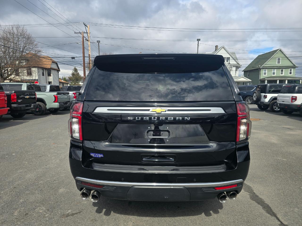 Chevrolet Suburban 4WD 4dr High Country 2022