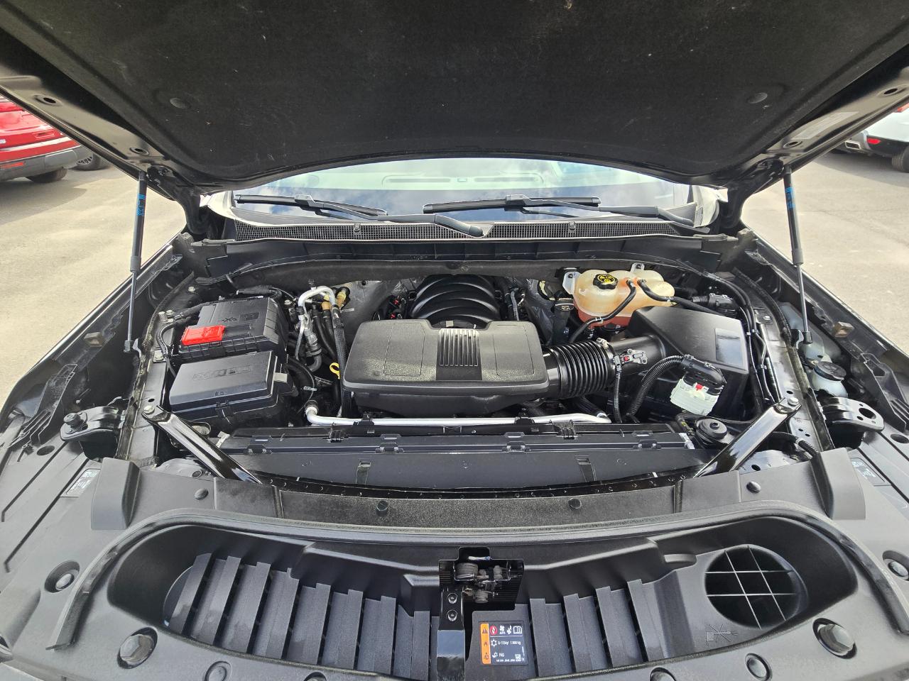 Chevrolet Suburban 4WD 4dr High Country 2022