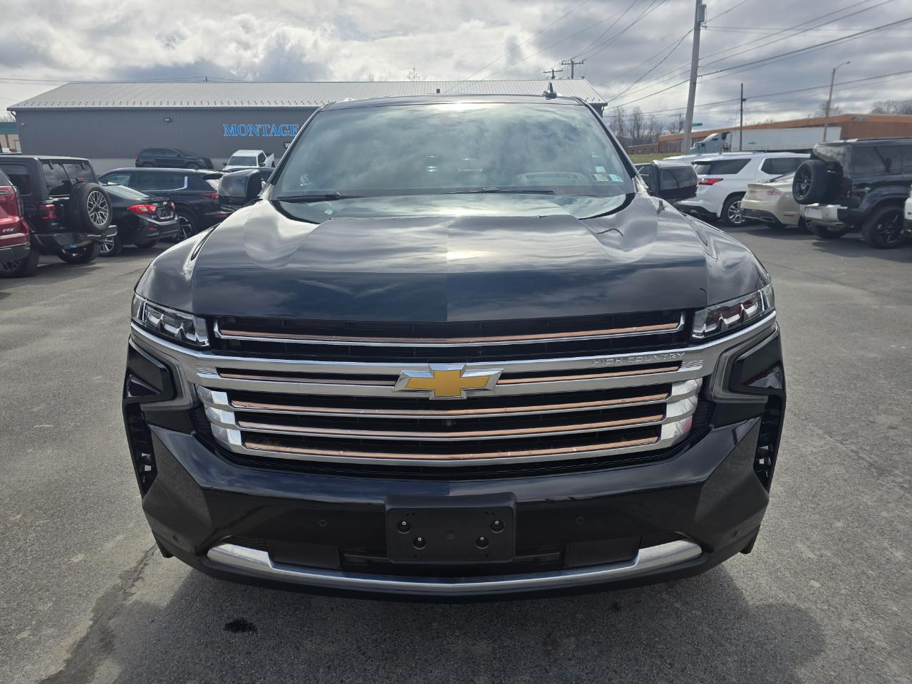 Chevrolet Suburban 4WD 4dr High Country 2022