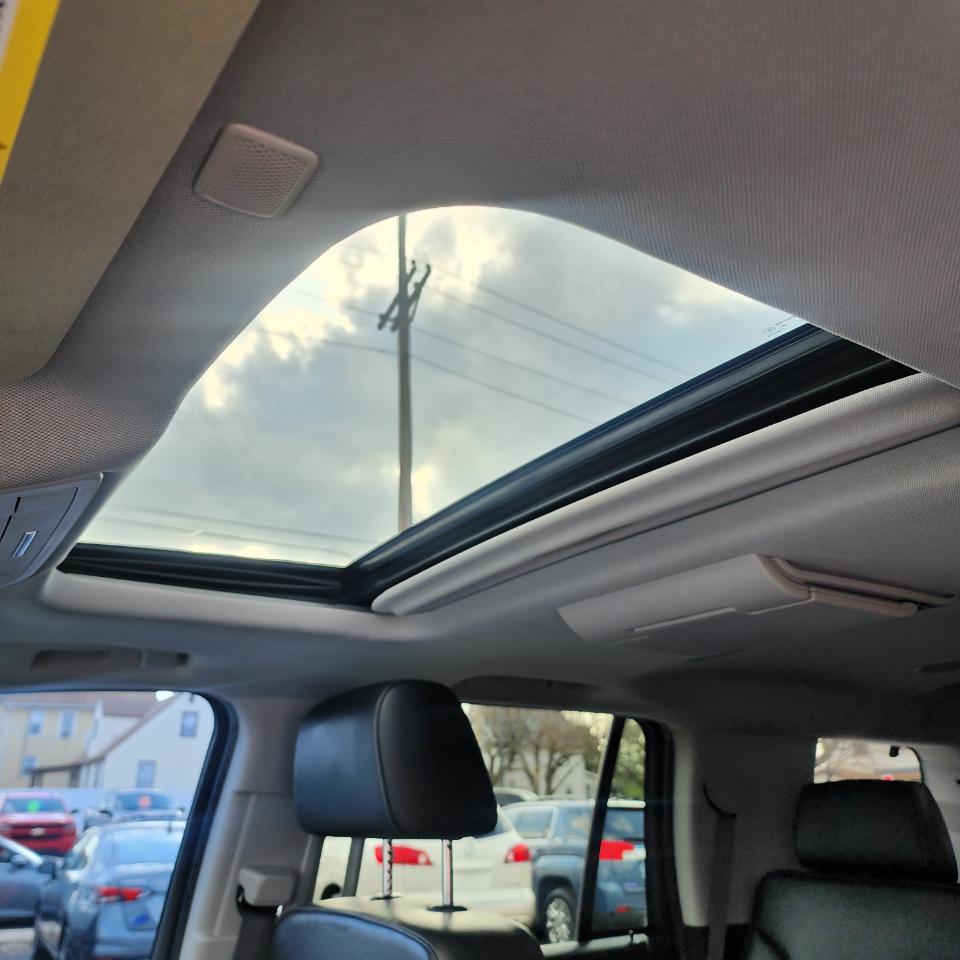 Chevrolet Tahoe 4WD 4dr Premier 2018