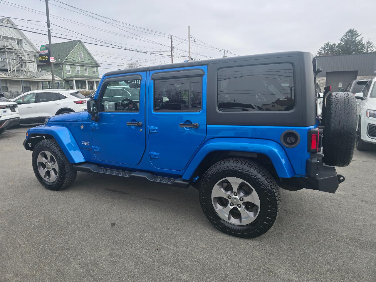 Jeep Wrangler Unlimited 4WD 4dr Sahara 2016