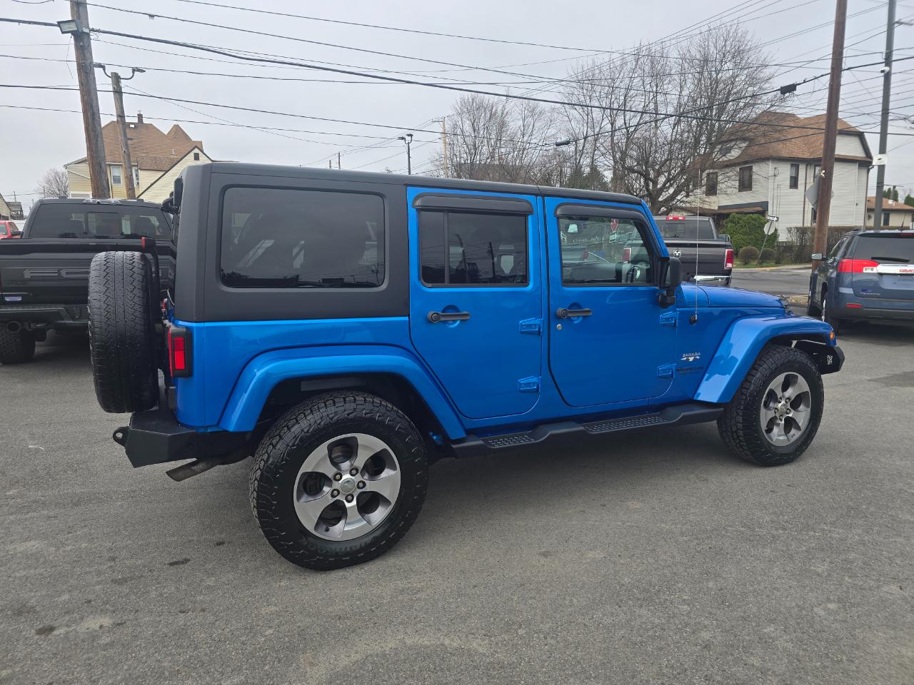 Jeep Wrangler Unlimited 4WD 4dr Sahara 2016