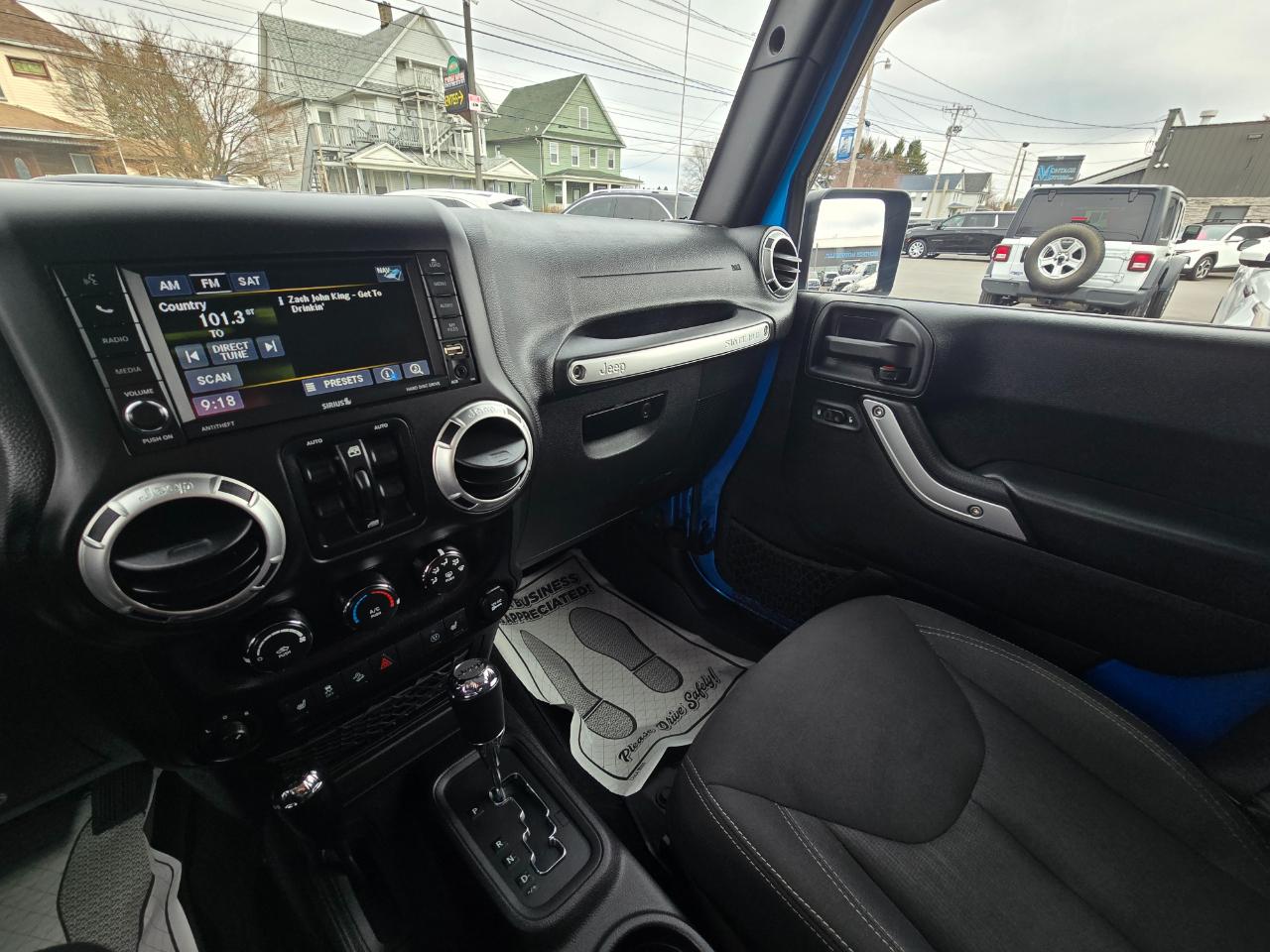 Jeep Wrangler Unlimited 4WD 4dr Sahara 2016