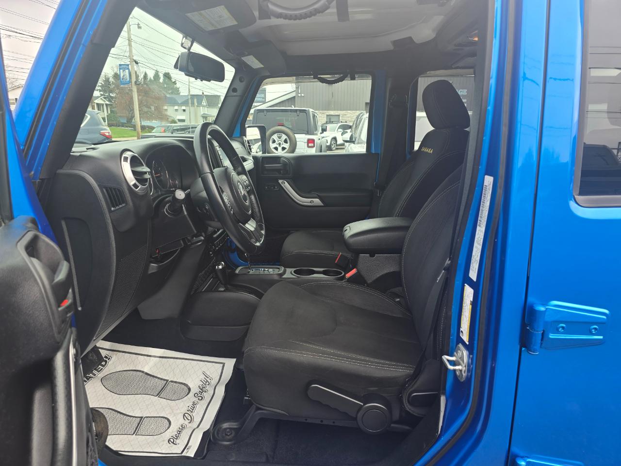 Jeep Wrangler Unlimited 4WD 4dr Sahara 2016