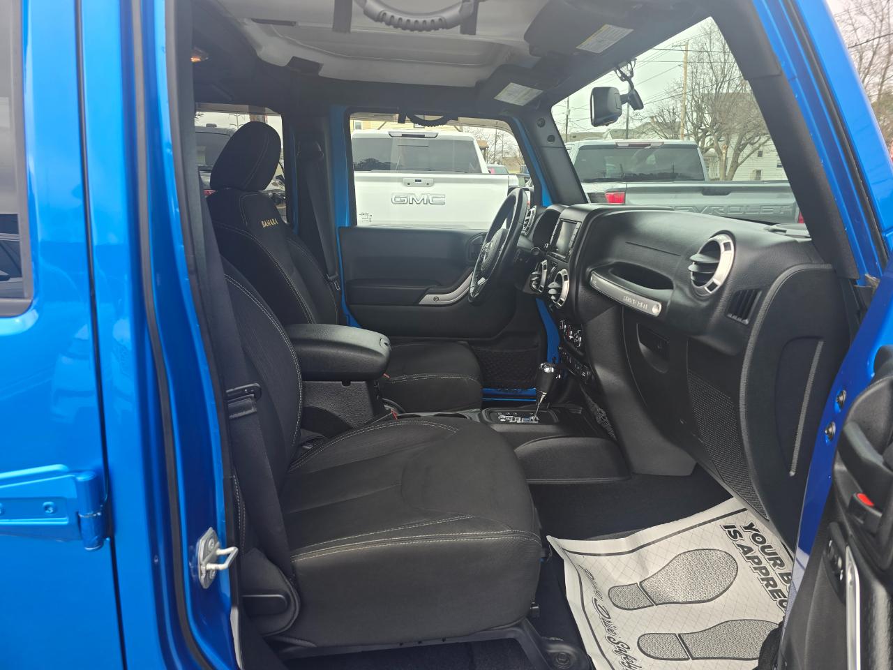 Jeep Wrangler Unlimited 4WD 4dr Sahara 2016