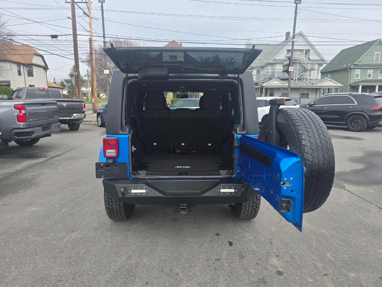 Jeep Wrangler Unlimited 4WD 4dr Sahara 2016