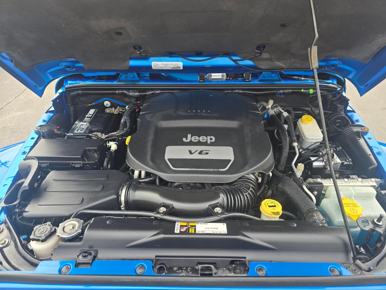 Jeep Wrangler Unlimited 4WD 4dr Sahara 2016