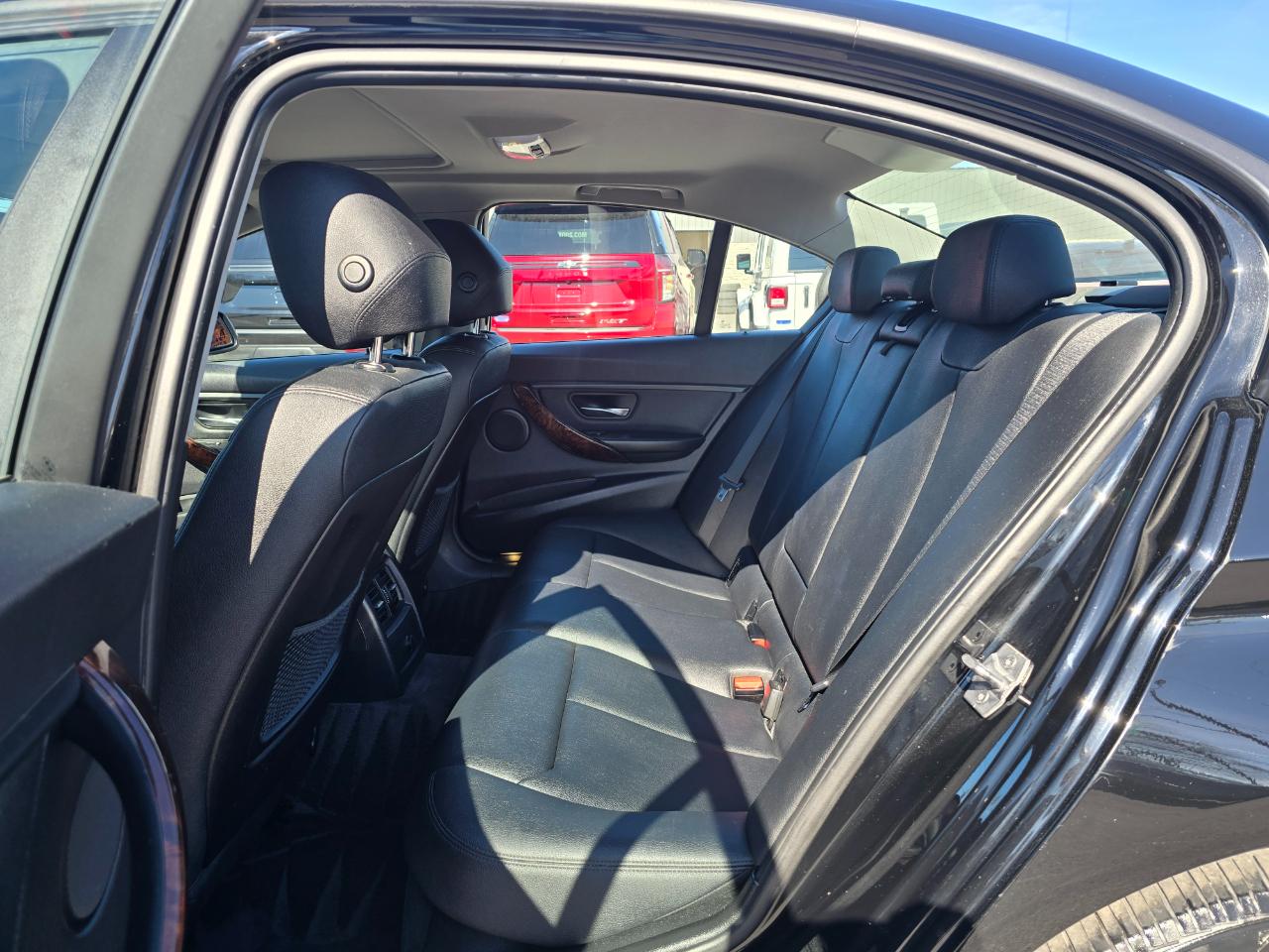 BMW 3 Series 4dr Sdn 328i xDrive AWD 2014