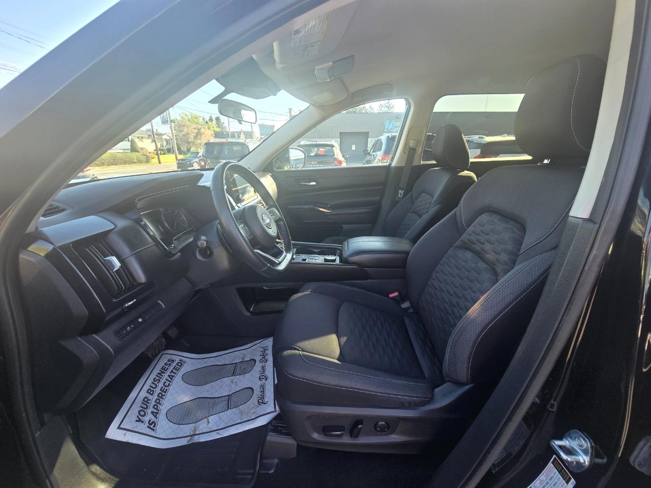 Nissan Pathfinder SV 4WD 2022