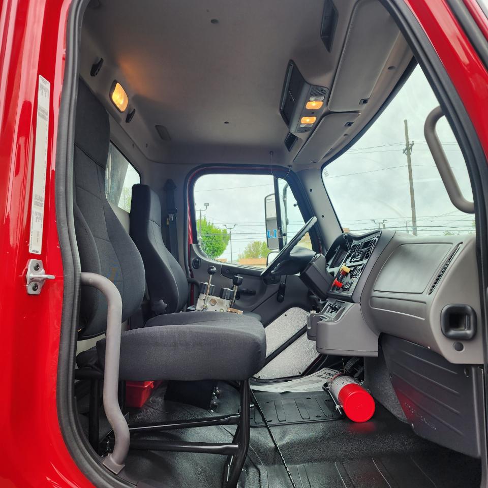 Freightliner 108SD  2014