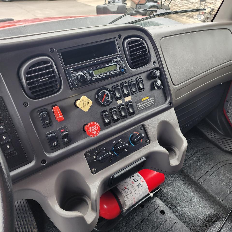 Freightliner 108SD  2014