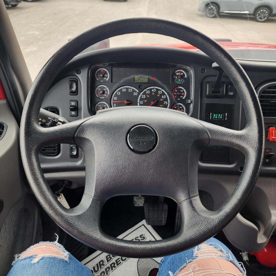 Freightliner 108SD  2014