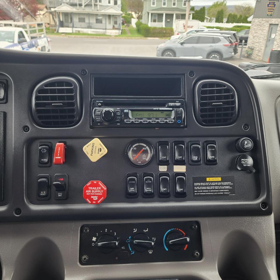 Freightliner 108SD  2014