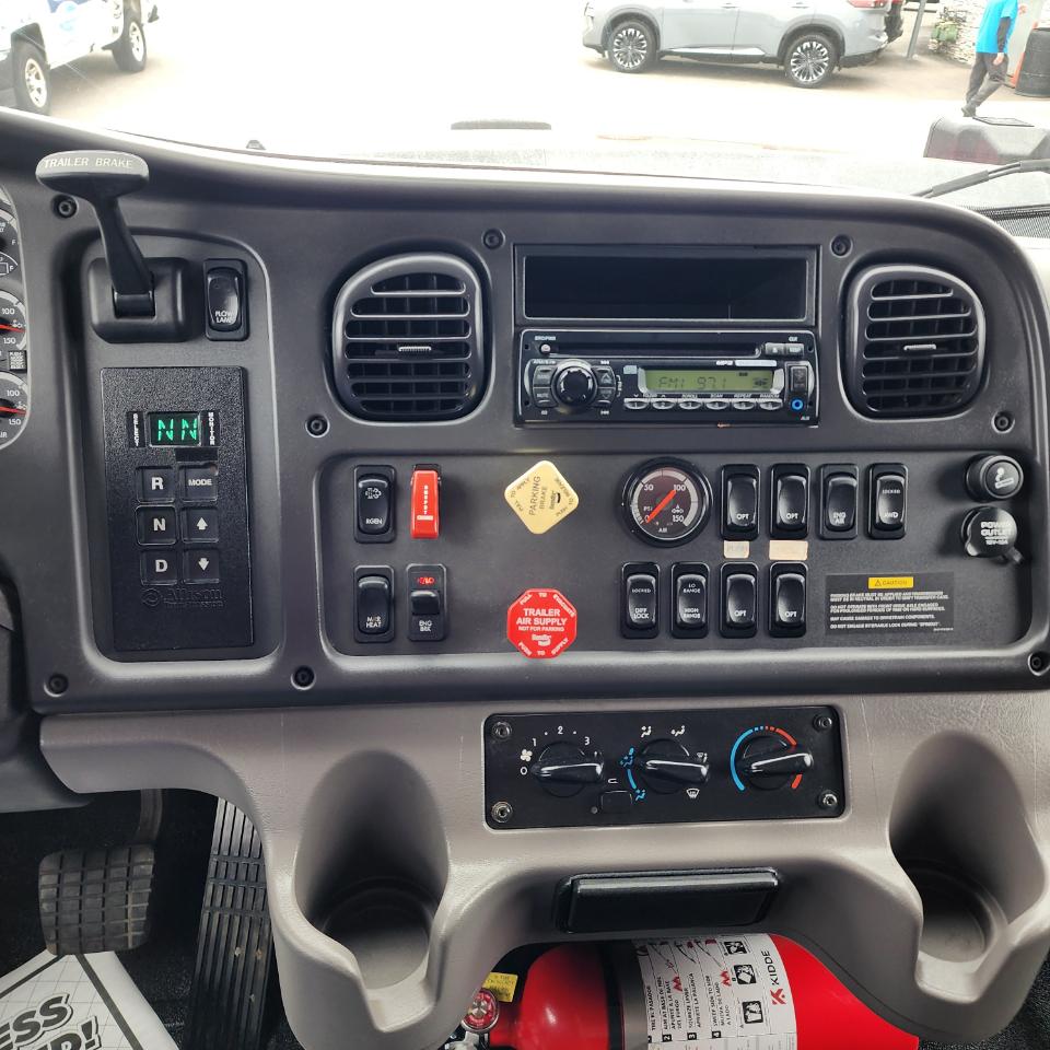 Freightliner 108SD  2014