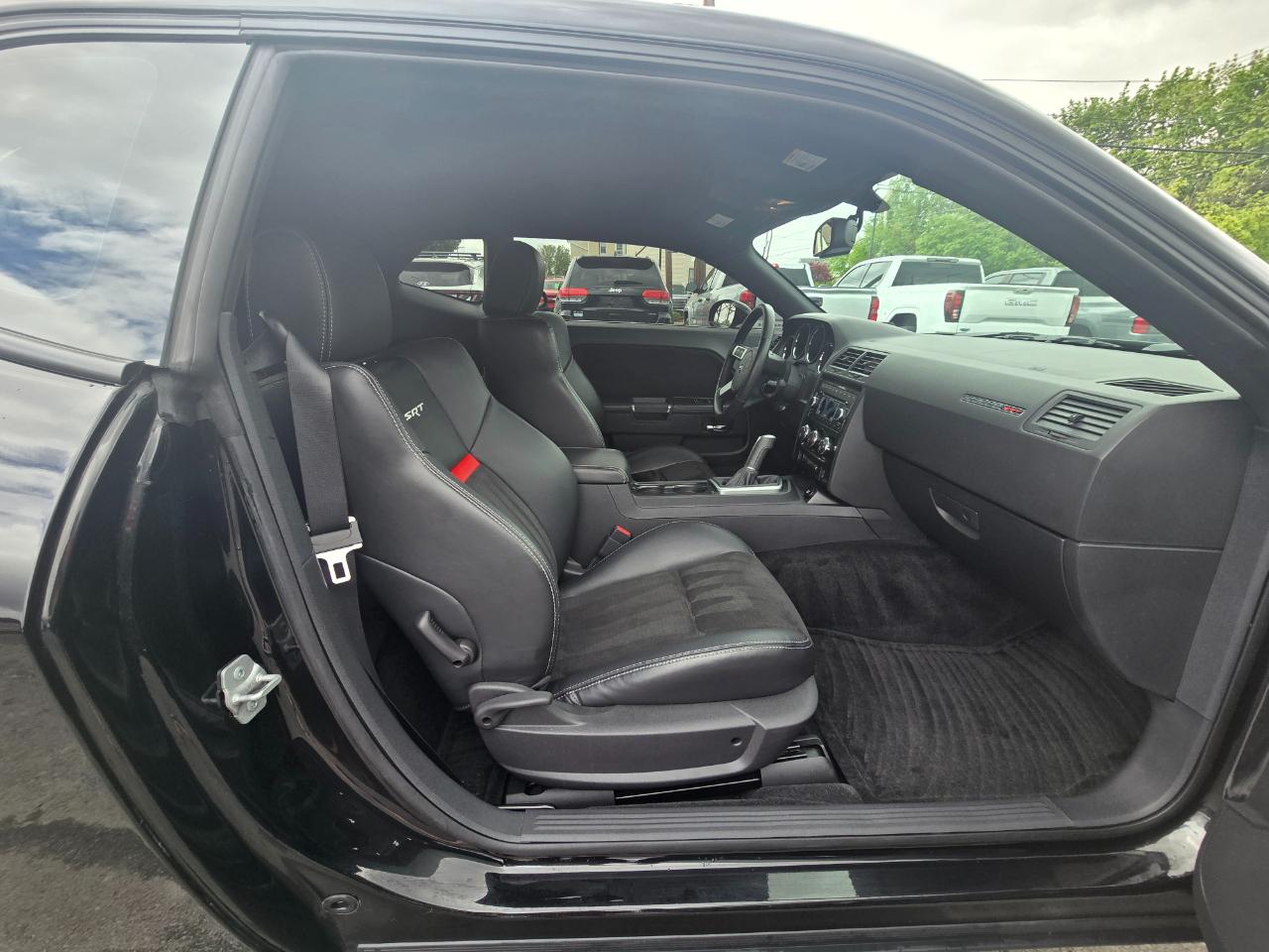 Dodge Challenger 2dr Cpe SRT8 2009