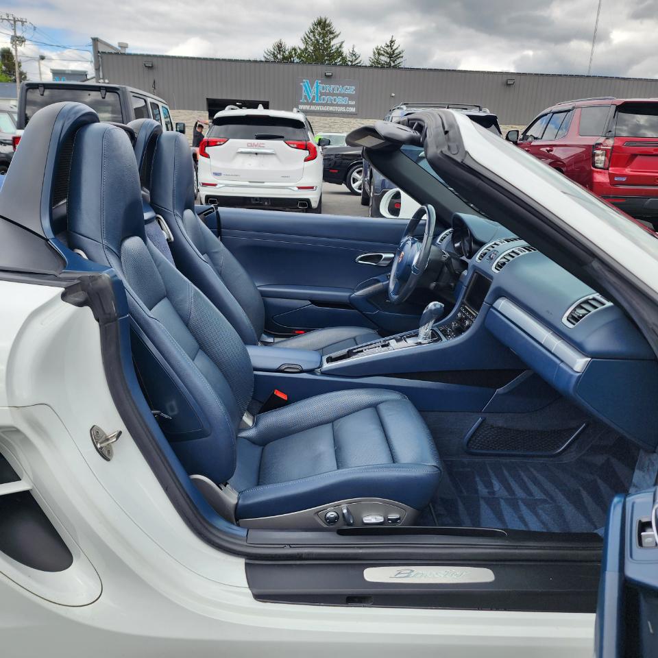 Porsche Boxster 2dr Roadster 2013