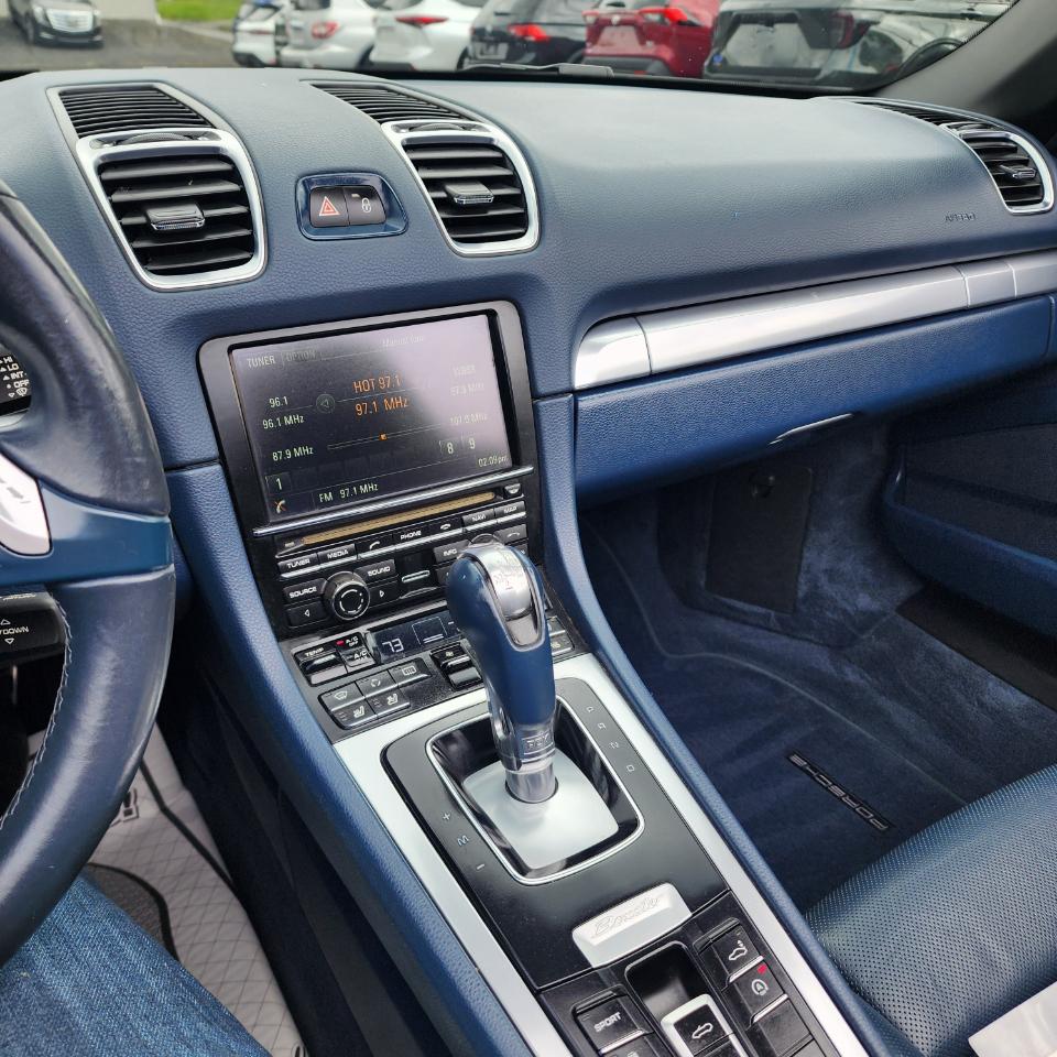 Porsche Boxster 2dr Roadster 2013