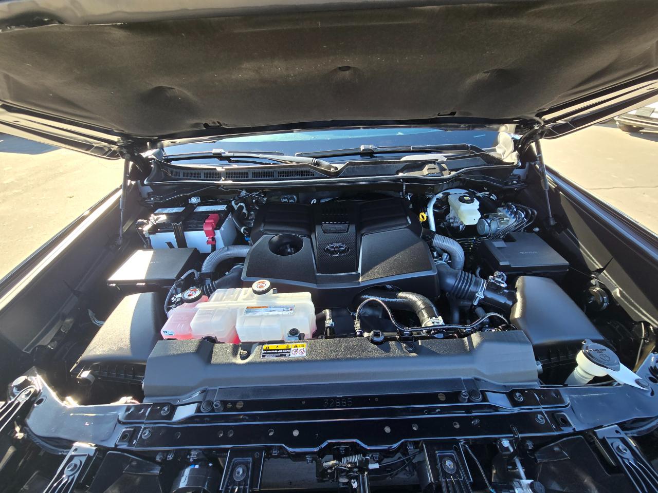 Toyota Tundra 4WD  2024