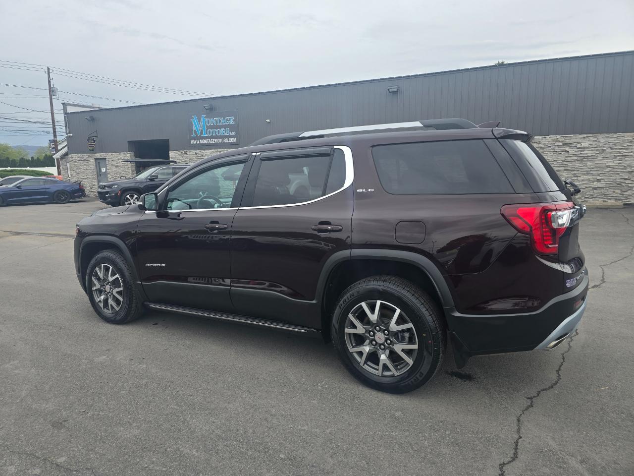 GMC Acadia AWD 4dr SLE 2021