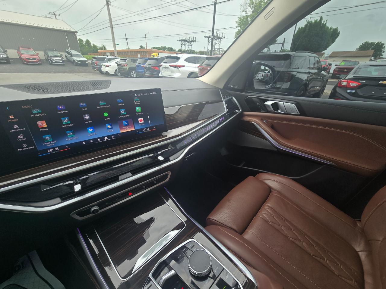 BMW X7 xDrive40i Sports Activity Vehicle 2026