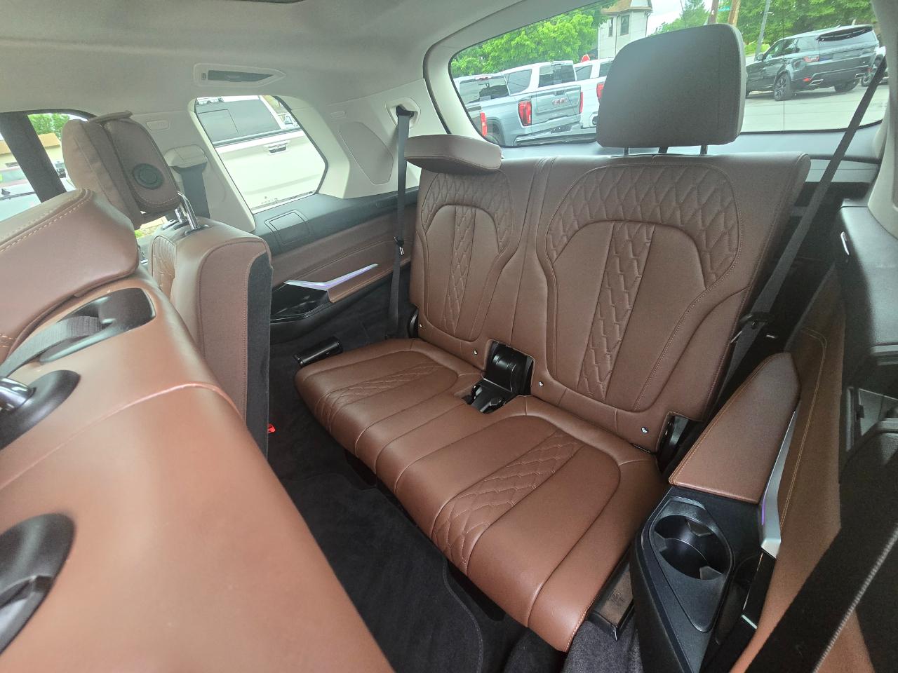 BMW X7 xDrive40i Sports Activity Vehicle 2026