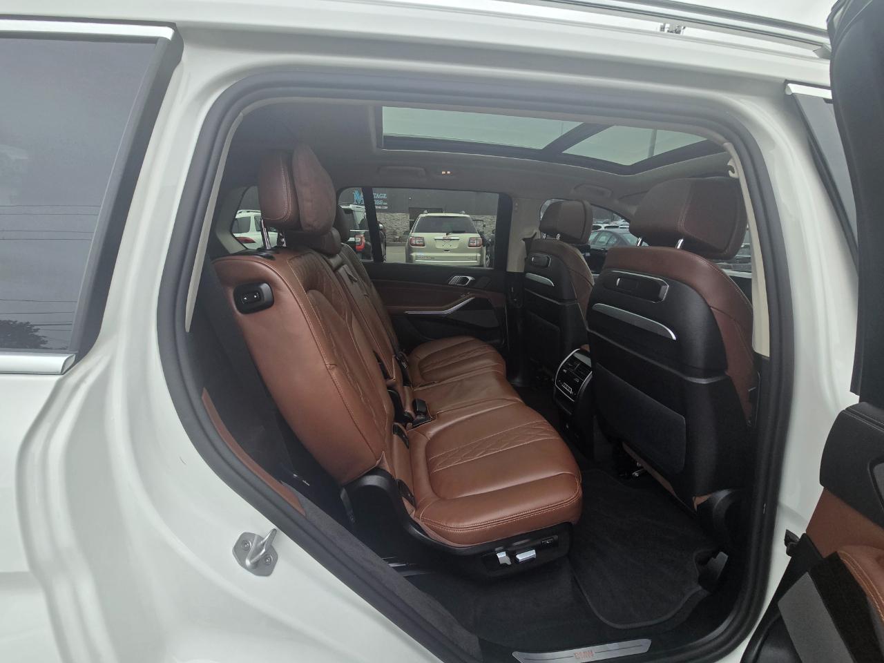 BMW X7 xDrive40i Sports Activity Vehicle 2026