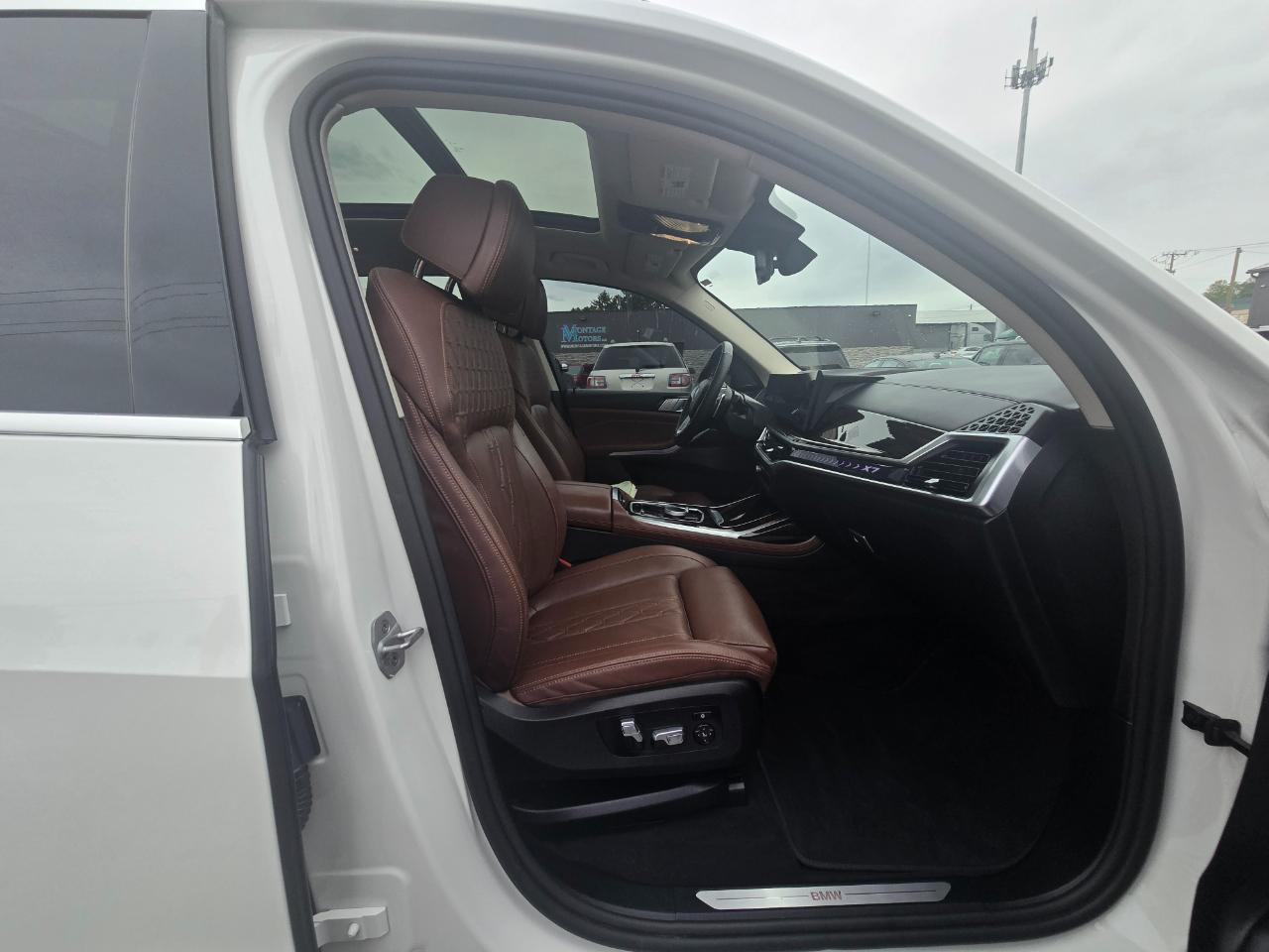 BMW X7 xDrive40i Sports Activity Vehicle 2026