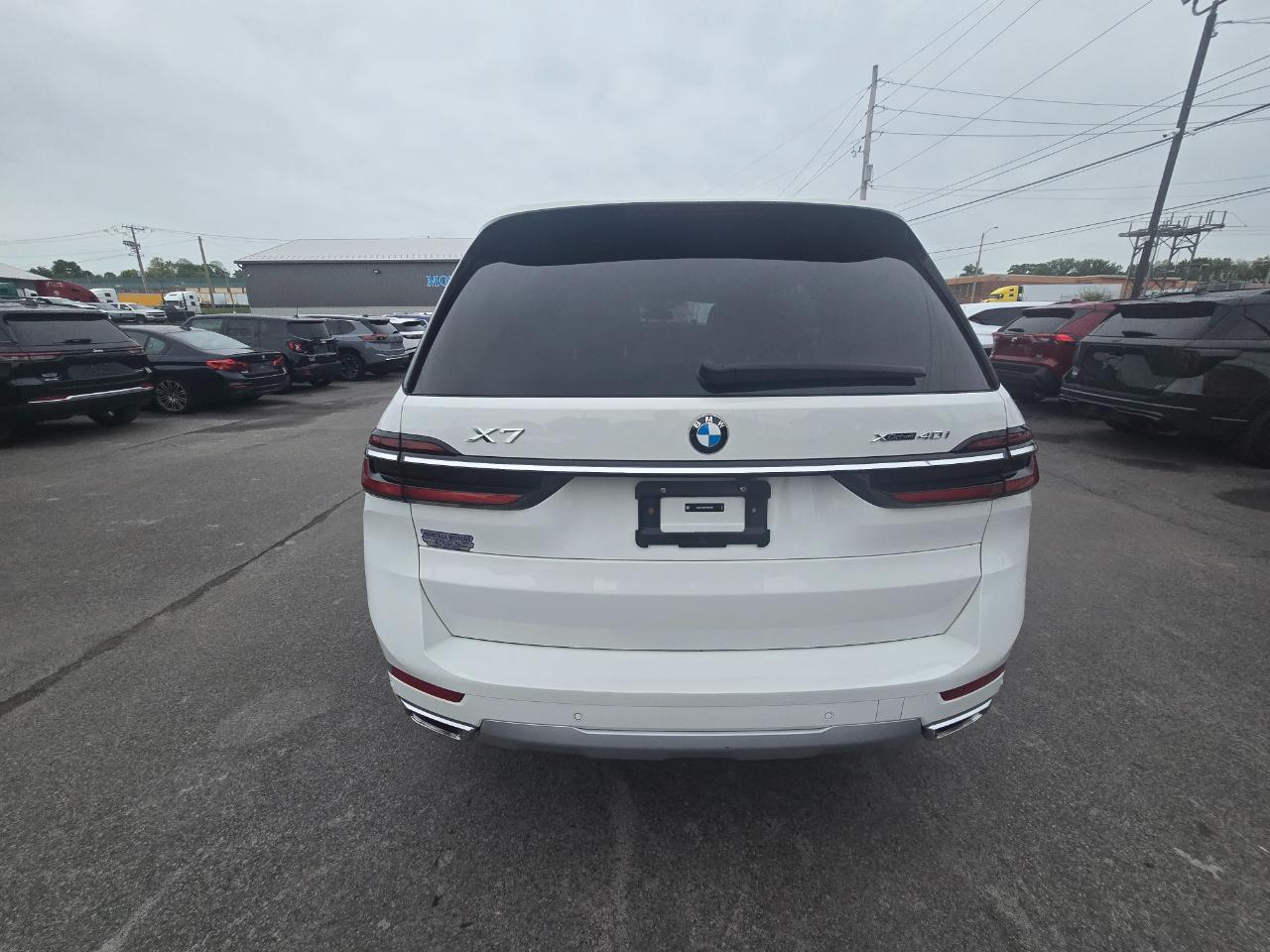 BMW X7 xDrive40i Sports Activity Vehicle 2026