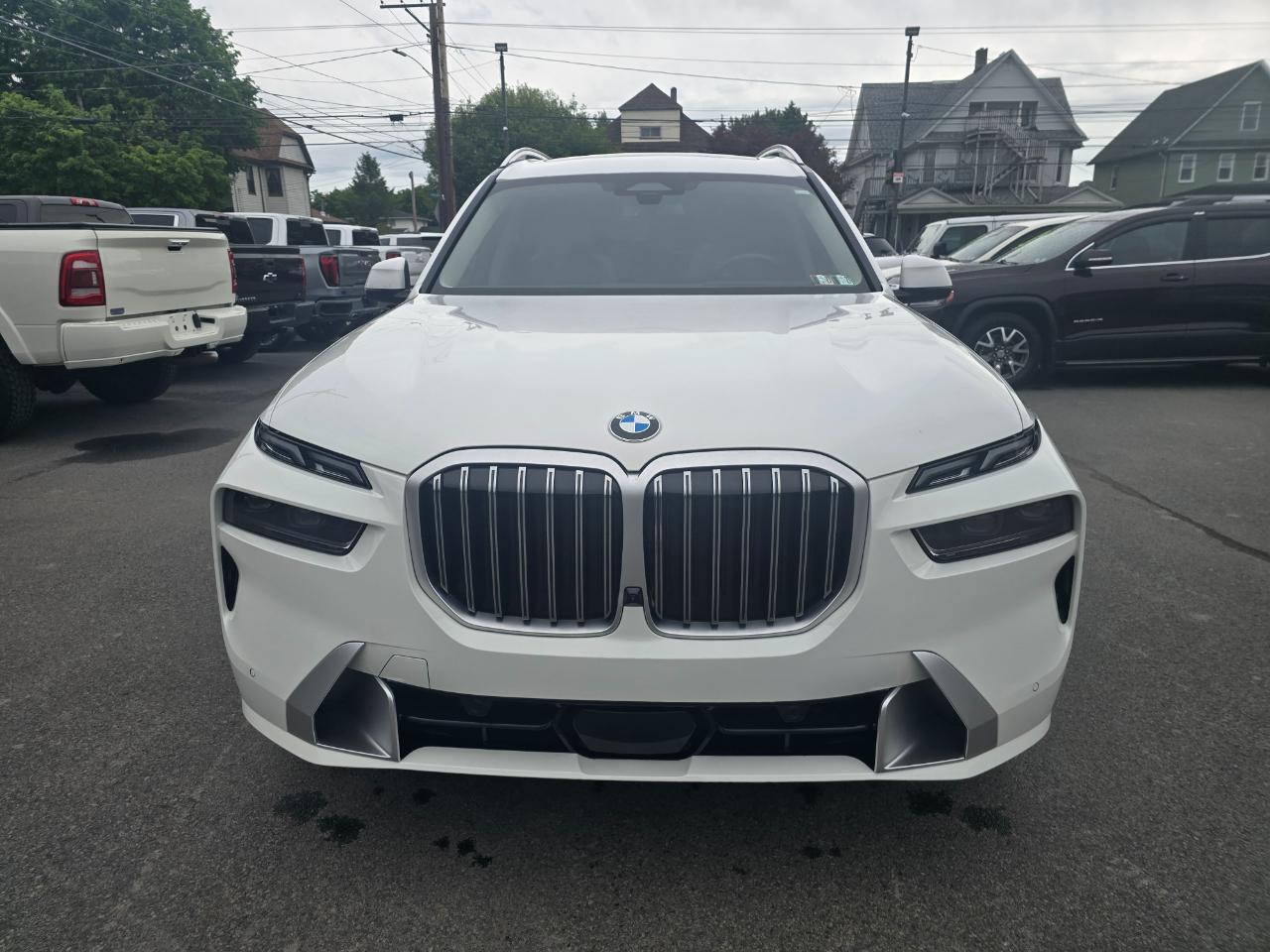 BMW X7 xDrive40i Sports Activity Vehicle 2026
