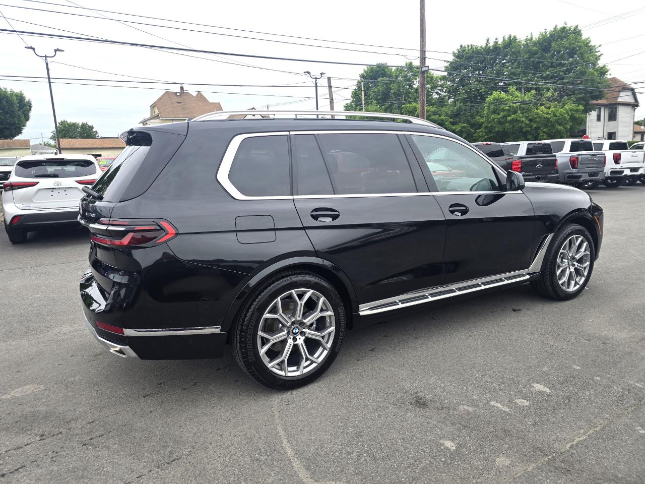 BMW X7 xDrive40i Sports Activity Vehicle 2026