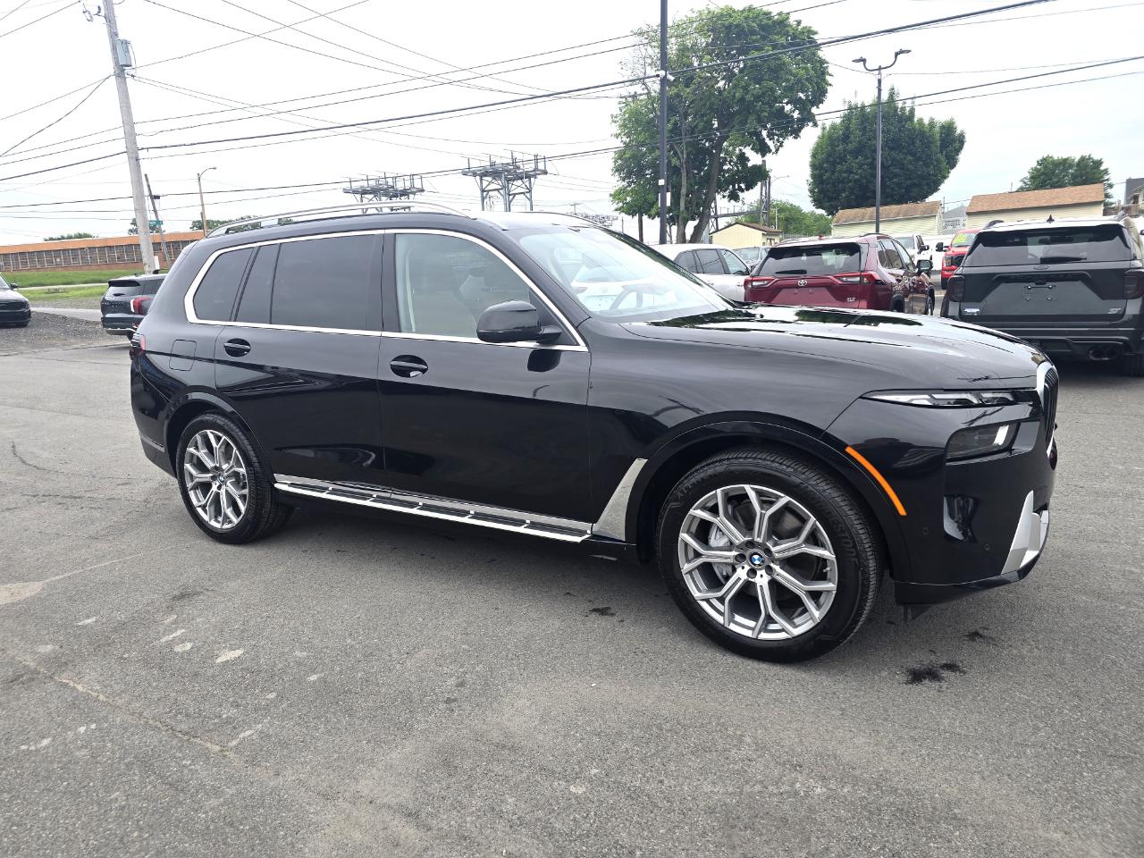 BMW X7 xDrive40i Sports Activity Vehicle 2026