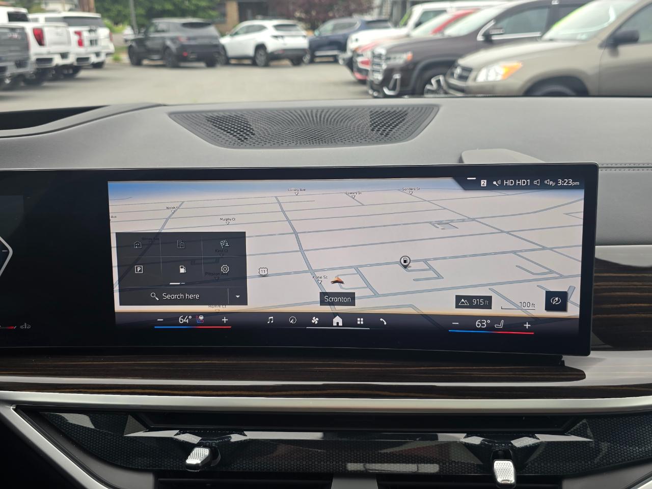 BMW X7 xDrive40i Sports Activity Vehicle 2026