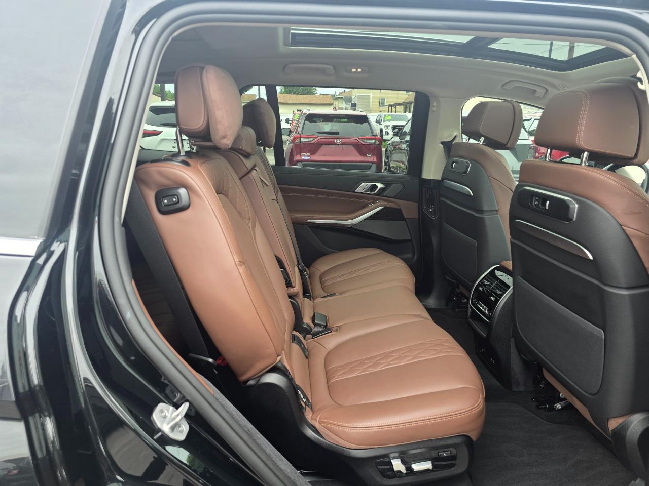 BMW X7 xDrive40i Sports Activity Vehicle 2026