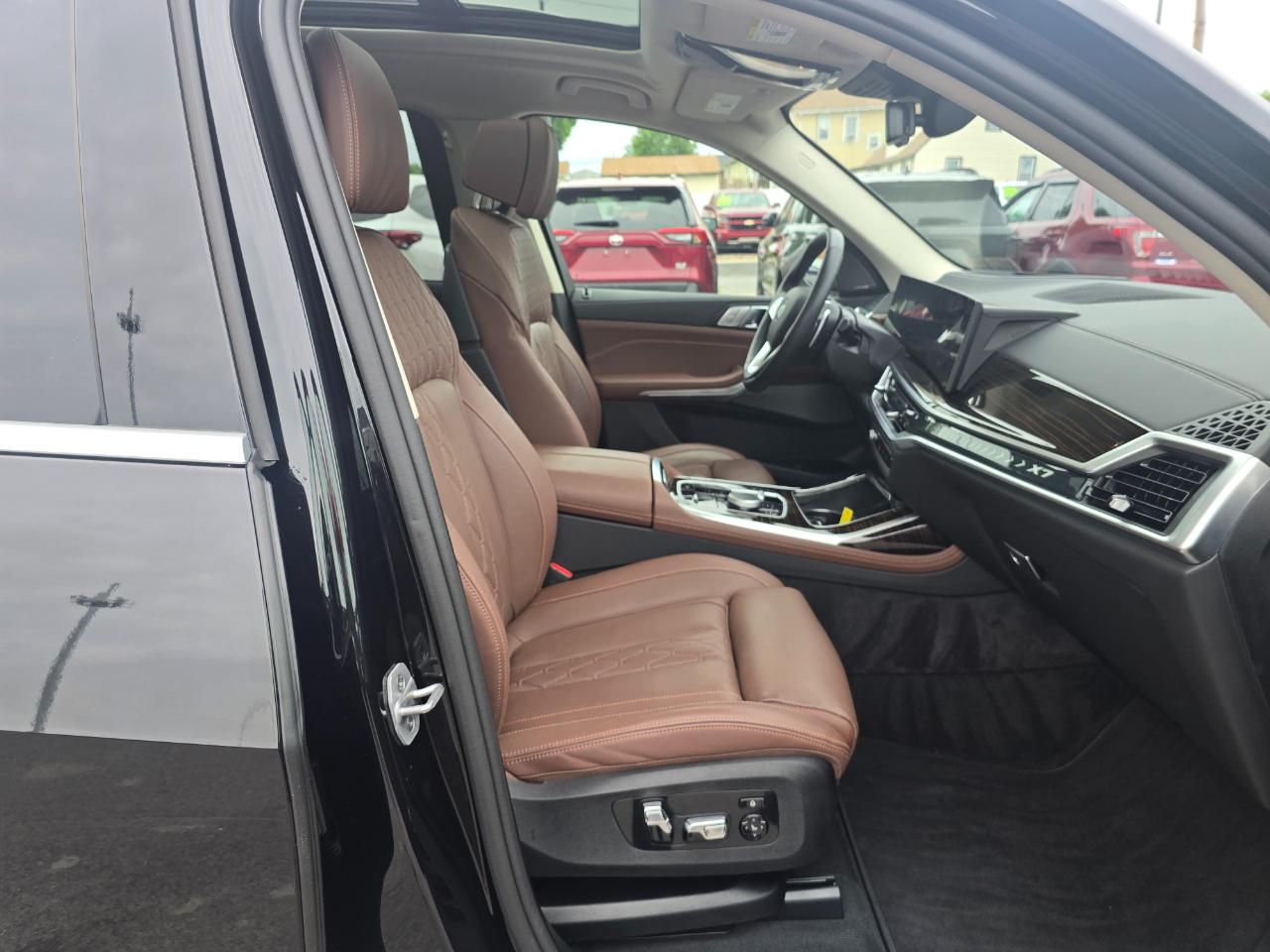 BMW X7 xDrive40i Sports Activity Vehicle 2026